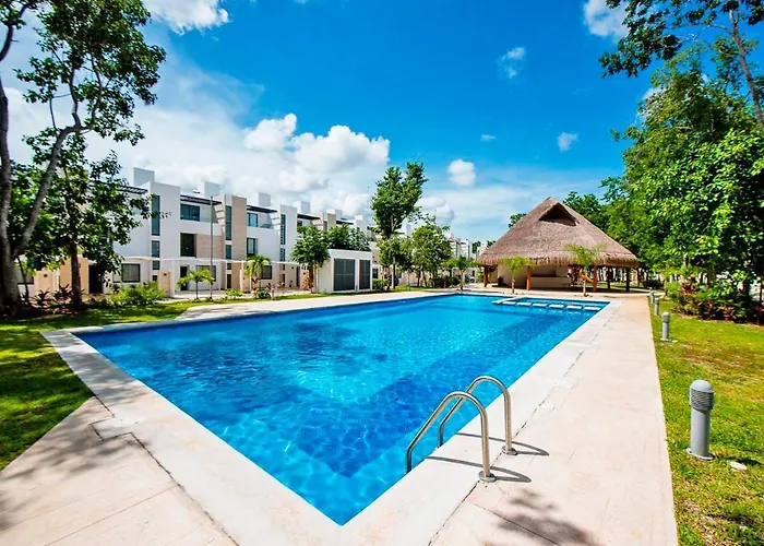 Charming & Comfortable House, 15 Min To Downtown
