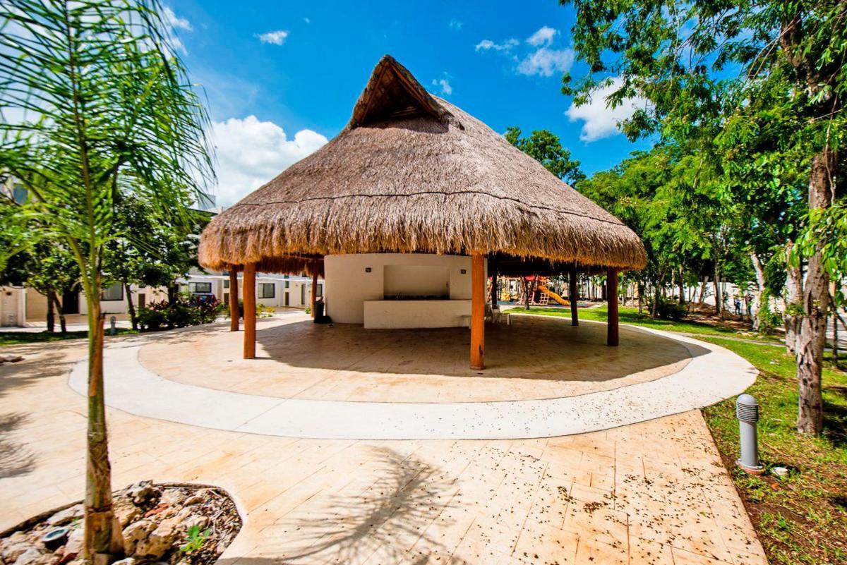 Charming & Comfortable House, 15 Min To Downtown Сasa de vacaciones