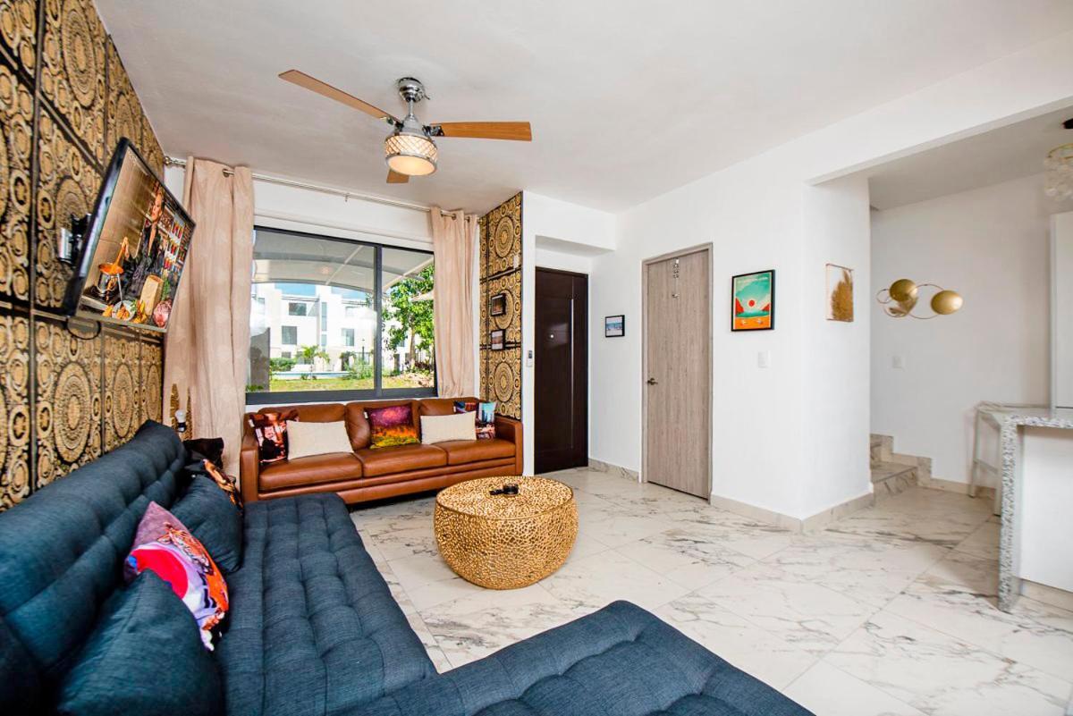 Сasa de vacaciones Charming & Comfortable House, 15 Min To Downtown