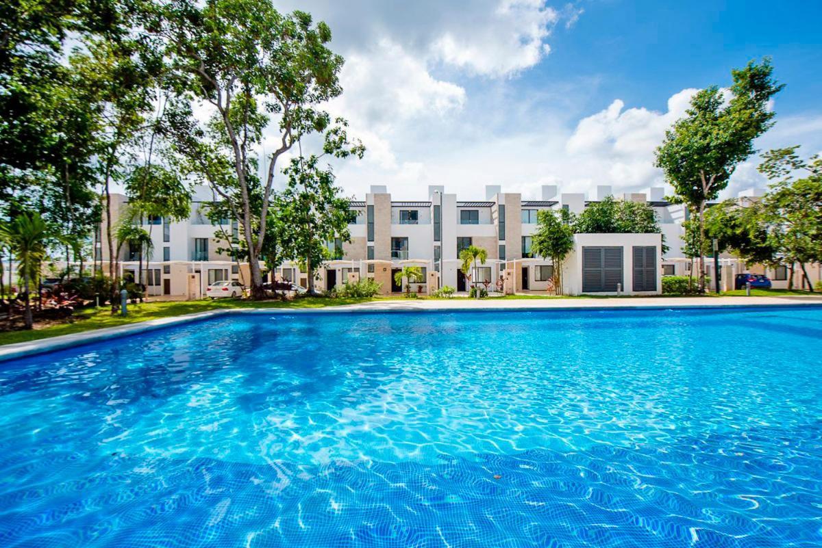 Сasa de vacaciones Charming & Comfortable House, 15 Min To Downtown *