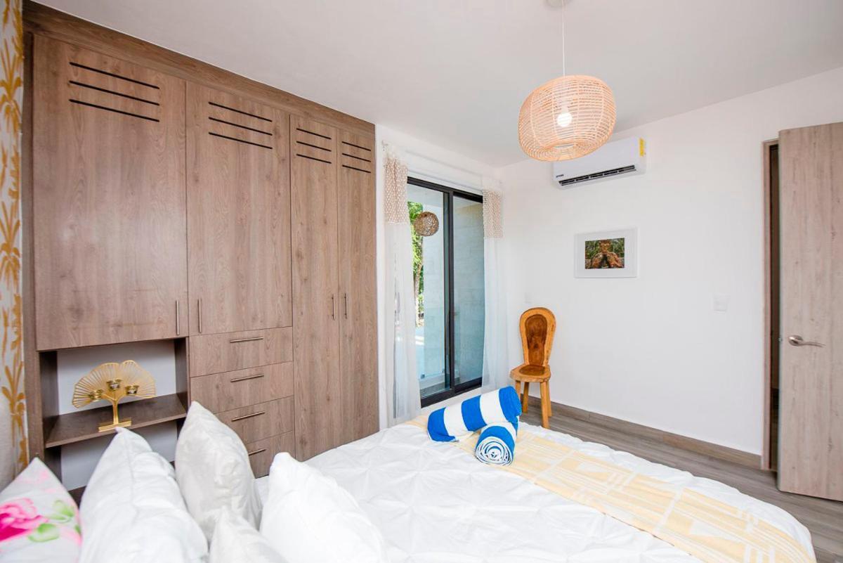 Charming & Comfortable House, 15 Min To Downtown Сasa de vacaciones *