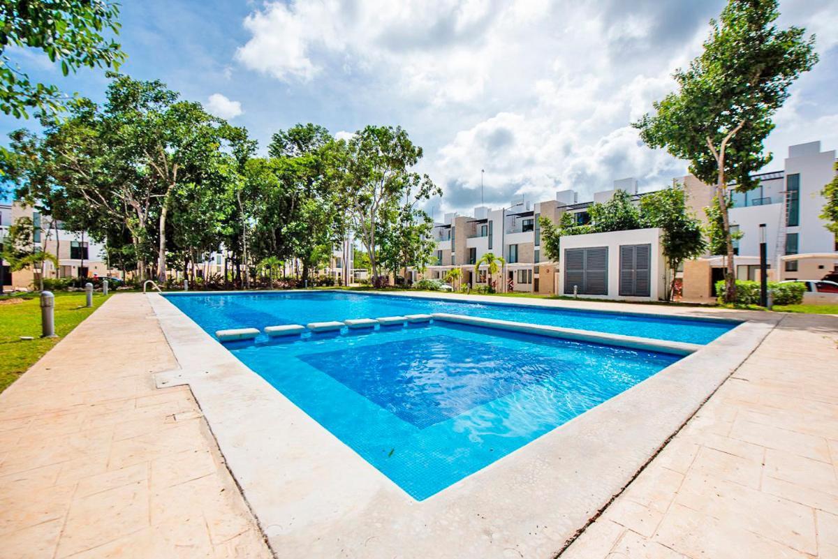 Charming & Comfortable House, 15 Min To Downtown Сasa de vacaciones