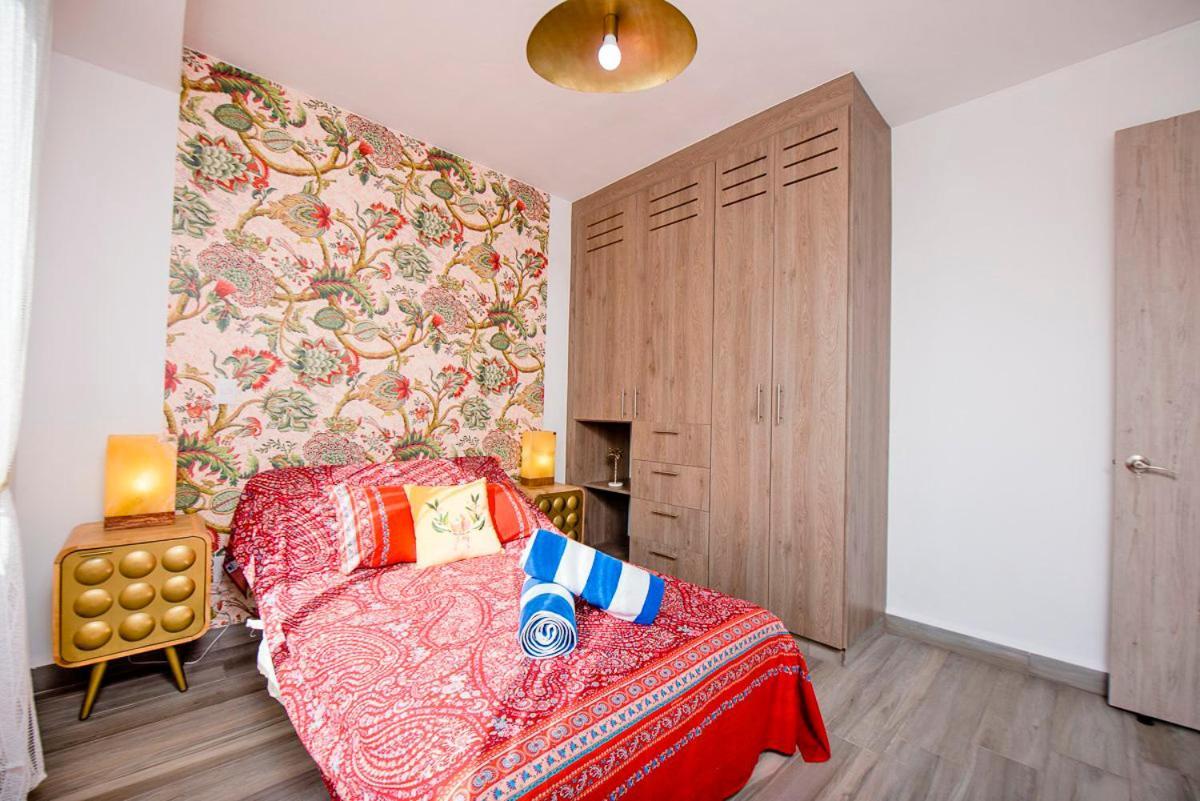 Сasa de vacaciones Charming & Comfortable House, 15 Min To Downtown *