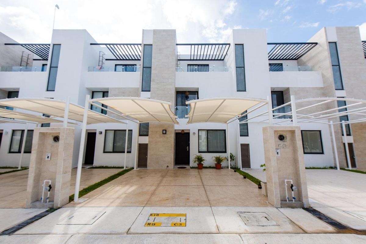 Сasa de vacaciones Charming & Comfortable House, 15 Min To Downtown